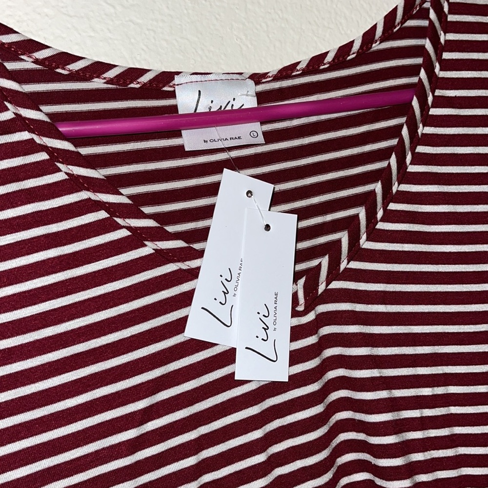 LIVI. Striped V neck. - Picture 3 of 4